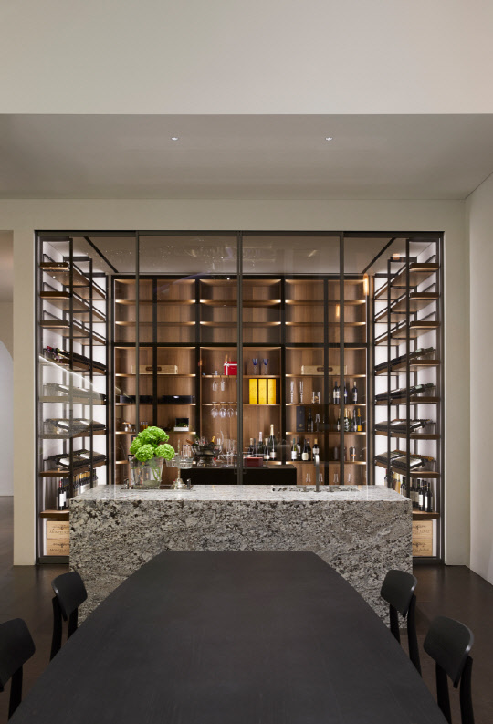 ACRO 컬렉터의 집 와인셀러&다이닝룸.  대림산업 제공